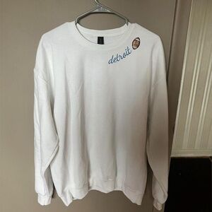 Gildan Women’s White Embroidered Detroit Football Crewneck